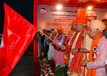 First Amarnath Yatra Batch Leaves Nunwan Camp