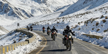 Leh-Manali National Highway closed for all vehicles due to winter conditions