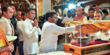 PM Expresses Gratitude to President of Sri Lanka for Inaugurating the Exposition of the Holy Devnimori Relics