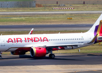 First flight of Air India arrived in New Delhi from Dubai