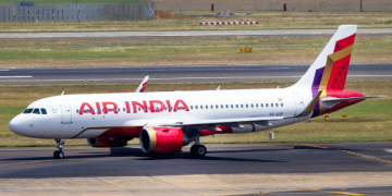 First flight of Air India arrived in New Delhi from Dubai