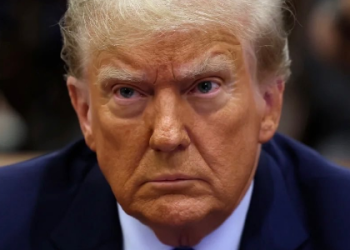 Trump Warns Iran Over Hormuz, Tensions Rise