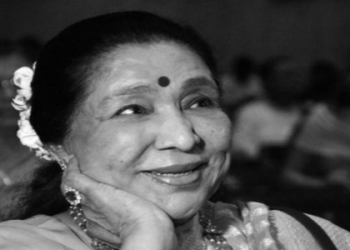 Veteran actor, noted personalities pay last respects to legendary singer Asha Bhosle at Casa Grande, Mumbai