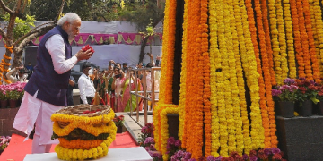 PM Modi calls Mahatma Jyotirao Phule Jayanti special