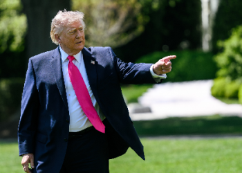 White House signals extended naval blockade on Iran amid rising tensions