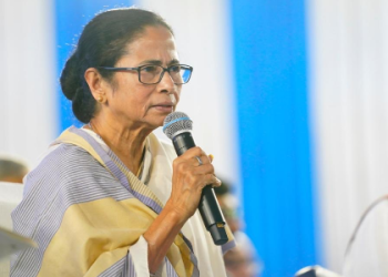 West Bengal CM Mamata Banerjee Refuses to Resign, Alleges Election Process Was Rigged