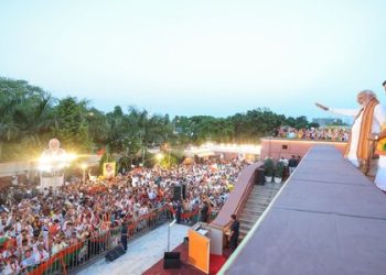 PM Modi at BJP HQ as party sweeps states