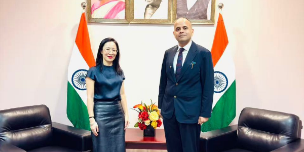 Pulitzer Winner Engen Tham Meets India’s Consul General in Shanghai, Discusses India Growth Story