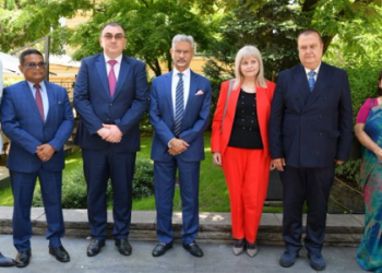 EAM Jaishankar meets prominent Bulgarians in Sofia