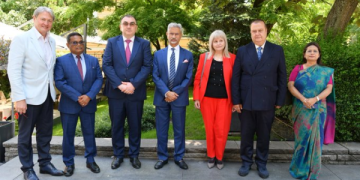 EAM Jaishankar meets prominent Bulgarians in Sofia