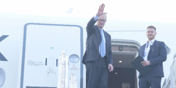 Merz Urges Ceasefire in Lebanon, Opposes Israel Sanctions