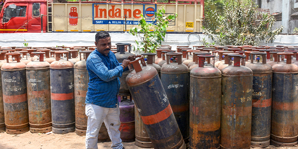 Commercial LPG prices cut by Rs 183.50 from July 1