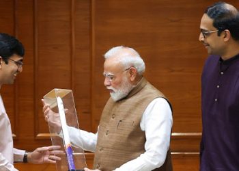  PM Modi Interacts With Skyroot Aerospace Founders After Vikram-1 Success