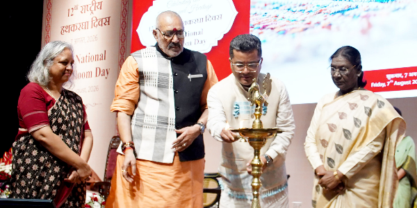President Murmu presents 22 Awards to handloom weavers