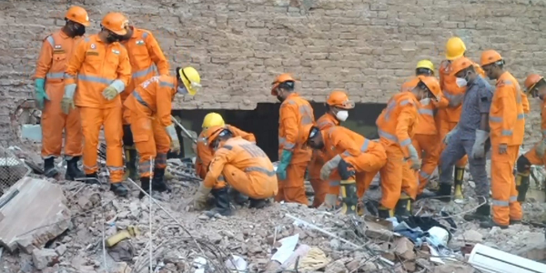 MCD intensifies enforcement drive against dangerous buildings, unauthorised constructions across all 12 zones