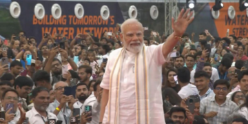 PM Modi inaugurates development works worth ₹35,000 crore in Vadodara