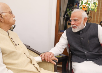 PM Modi Visits senior BJP leader Lal Krishna Advani