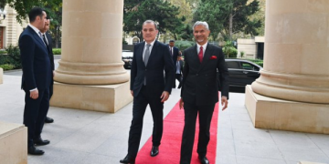 EAM Jaishankar, Azerbaijan FM Discuss Bilateral Ties in Baku