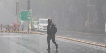 Delhi Records Wettest October Day in Four Years; CAQM Imposes Curbs